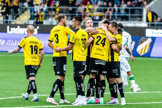 Häckens spelare jublar