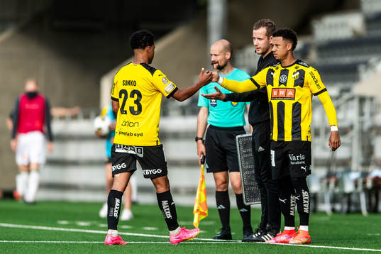 Häckens Momodou Lamin Sonko och Tobias Sana