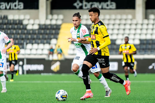 Häckens Tobias Sana och Varbergs Maxime Anne Marie Sainte