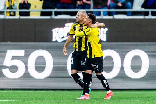 Häckens Ali Youssef jublar
