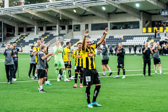 Häckens Ali Youssef jublar
