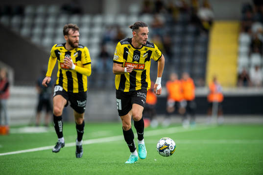 Häckens Simon Sandberg  och Häckens Amor Layouni