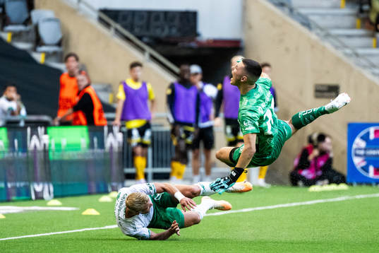 Hammarbys Simon Strand och Elfsborgs målvakt Hakon