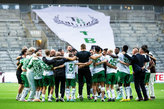 Hammarbys spelare jublar