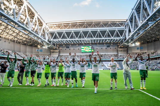 Hammarbys spelare jublar