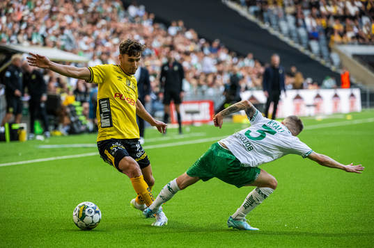 Elfsborgs Camil Jebara och Hammarbys Anton Kralj