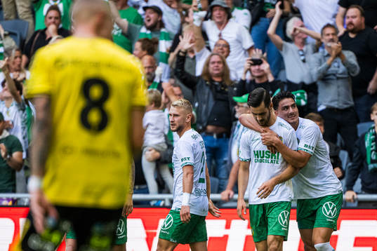 Hammarbys Jusef Erabi jublar med Adi Nalic