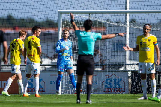 Falkenbergs målvakt Tim Erlandsson