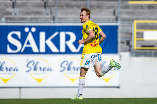 Falkenbergs Linus Borgström jublar