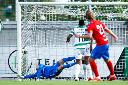 Helsingborgs Charlie Weberg gör 0-2