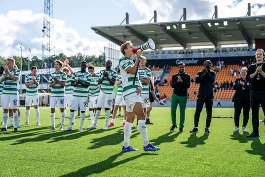 Västerås SKs Simon Gefvert jublar