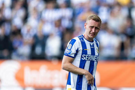 IFK Göteborgs Sebastian Ohlsson lämnar planen
