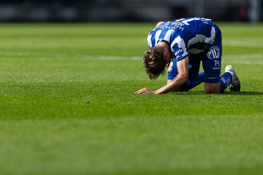 IFK Göteborgs Gustaf Norlin liggande