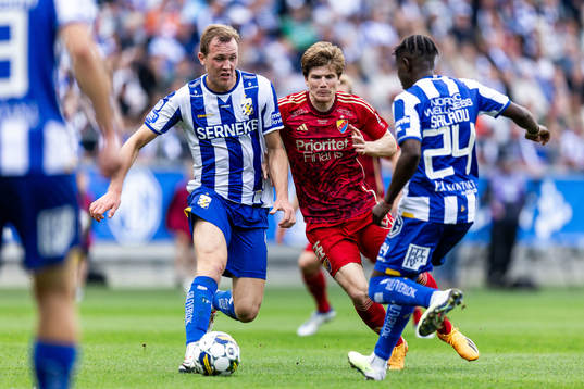 IFK Göteborgs Adam Carlén och Abundance Salaou mot