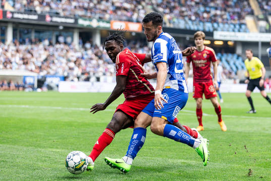 Djurgårdens Joel Asoro och IFK Göteborgs Astrit Selmani