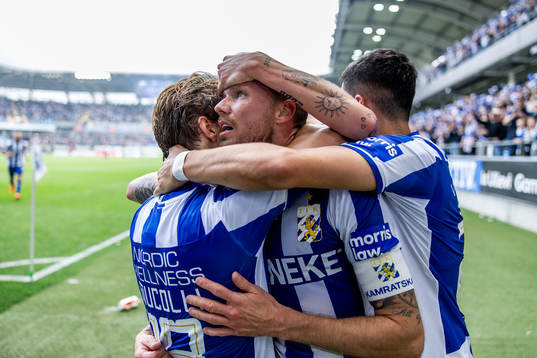 IFK Göteborgs Marcus Berg jublar med lagkamrater