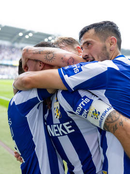 IFK Göteborgs Marcus Berg jublar med lagkamrater