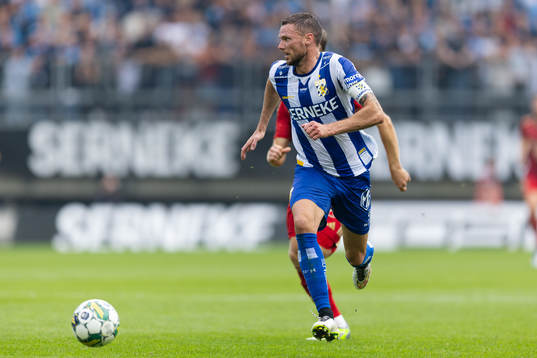 IFK Göteborgs Marcus Berg springer sig fri och gör 2-1