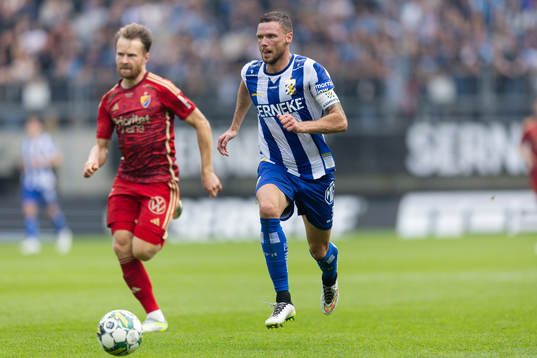IFK Göteborgs Marcus Berg springer sig fri och gör 2-1