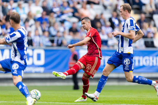Djurgårdens Haris Radetinac med ett avslut
