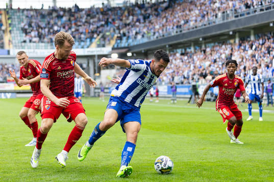 Djurgårdens Jacob Une Larsson och IFK Göteborgs Astrit