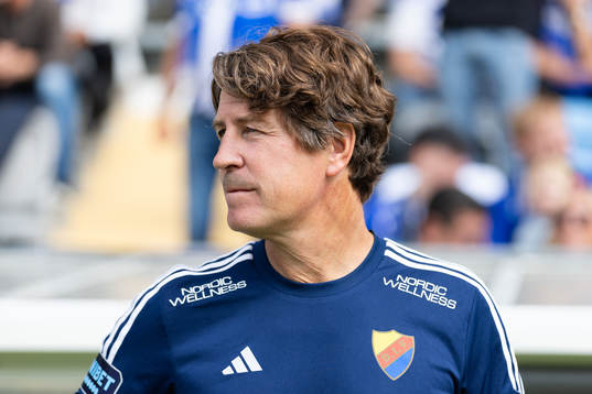 Djurgårdens tränare Thomas Lagerlöf innan