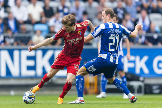 Djurgårdens Oliver Berg och IFK Göteborgs Adam Carlén
