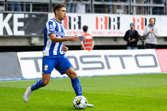 uIFK Göteborgs Thomas Santos nder fotbollsmatchen i