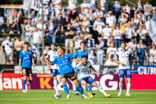 Halmstads Joel Allansson IFK Norrköpings Vito