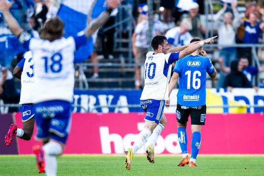 IFK Norrköpings Vito Hammershöy-Mistrati jublar