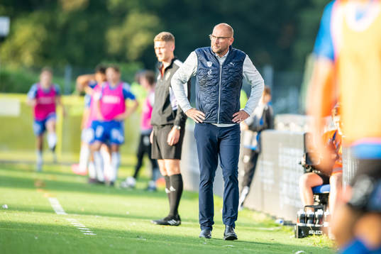 Halmstads tränare Magnus Haglund deppar