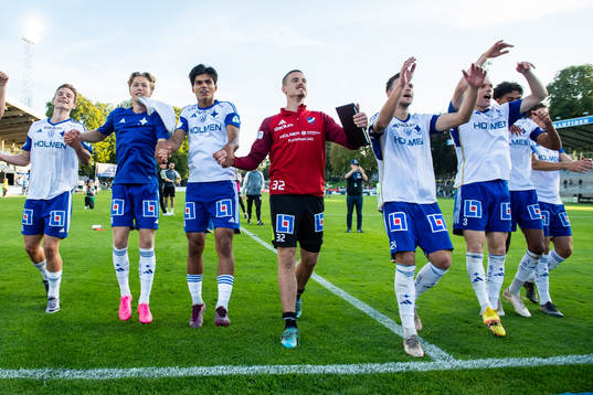 IFK Norrköpings spelarna jublar