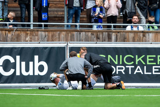 Sirius målvakt Jakob Tånnander får vård