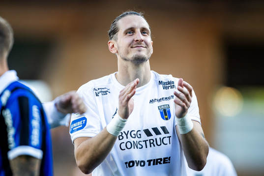 Sirius målvakt David Mitov Nilsson jublar