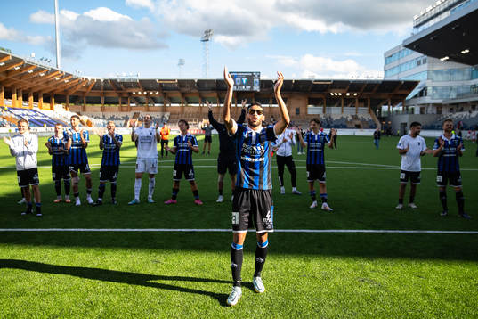 Sirius Joakim Persson jublar