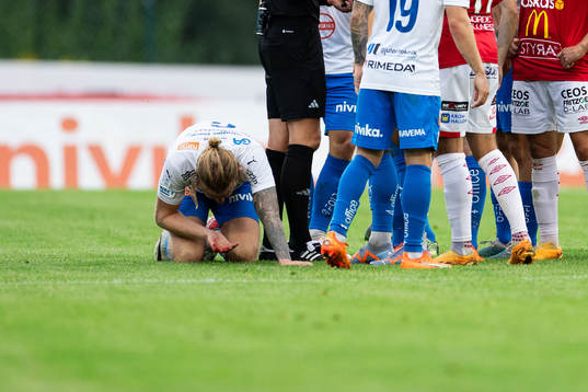 Värnamos Hampus Näsström har ont