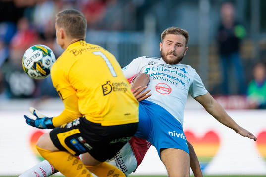 Värnamos Albion Ademi oroar vid Degerfors målvakt Sondre