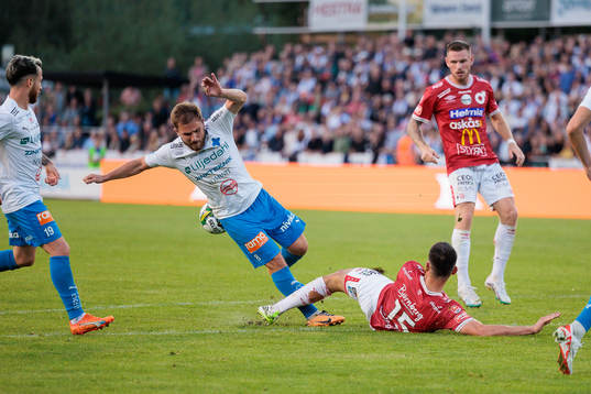 Värnamos Albion Ademi och Degerfors Seid Korac