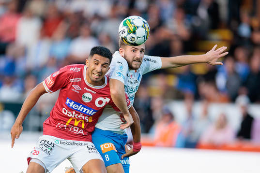Degerfors Elyas Bouzaiene och Värnamos Albion Ademi