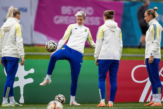 Stina Blackstenius, Lina Hurtig, Filippa Angeldahl and