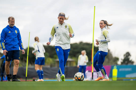 Olivia Schough and Kosovare Asllani of the Swedish women's