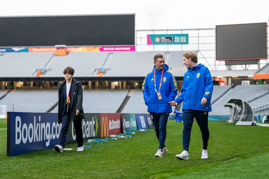 Head coach Peter Gerhardsson and press officer Fredrik