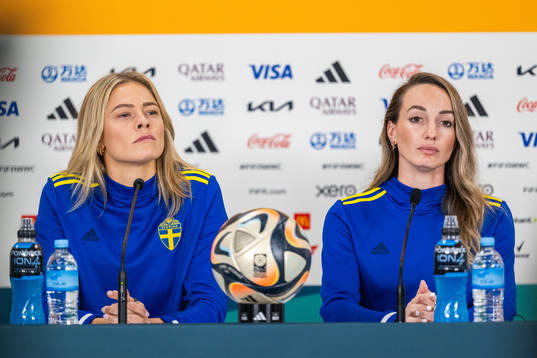 Fridolina Rolfö and Kosovare Asllani of the Swedish