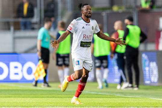 Skövde AIKs Azeez Temitope Yusuf jublar