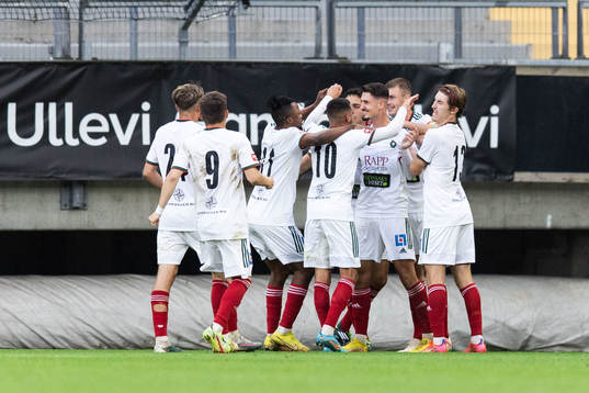Bläddra bland fler bilder av Fotboll, Superettan, Örgryte - Skövde AIK