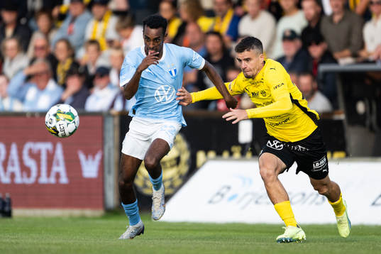 Malmö FFs Taha Ali och Mjällbys Jesper Gustavsson