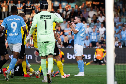 Malmö FFs Gabriel Busanello reagerar