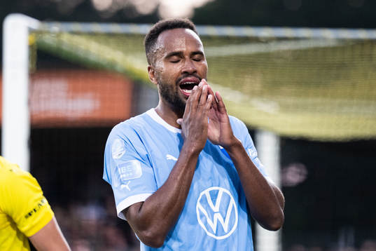 Malmö FFs Isaac Kiese Thelin deppar