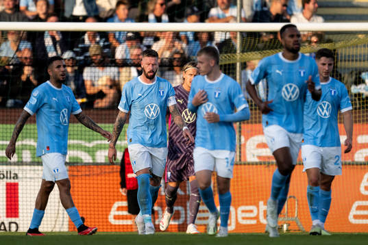 Malmö FFs Pontus Jansson (m) deppar