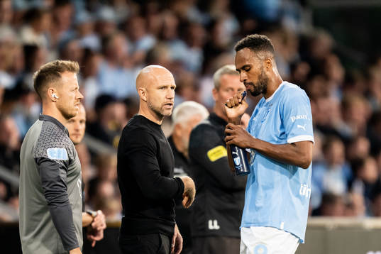 Malmö FFs tränare Henrik Rydström och Isaac Kiese Thelin